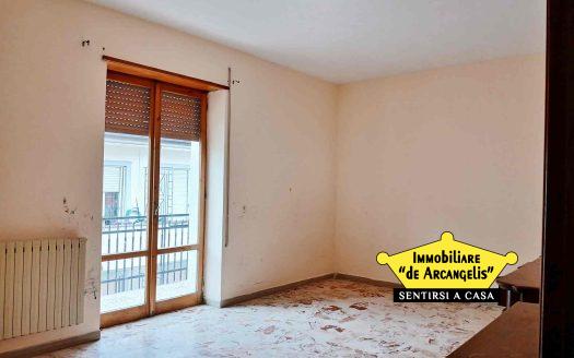 Fondi centro – Appartamento 3° Piano 90 mq. (av196)