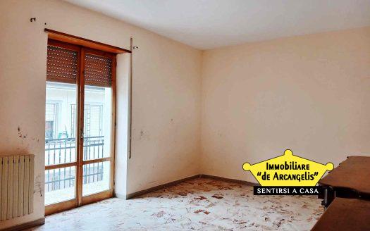 Fondi centro – Appartamento 3° Piano 90 mq. (av196)