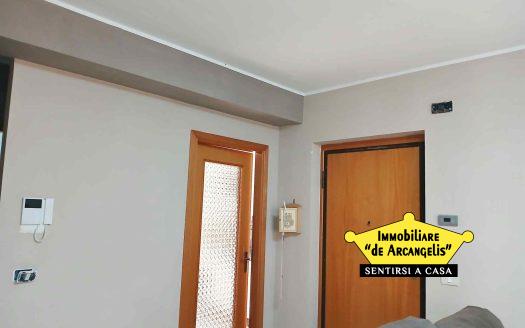 Fondi Via Spinete, Appartamento in residence con posto auto e Garage (av199)