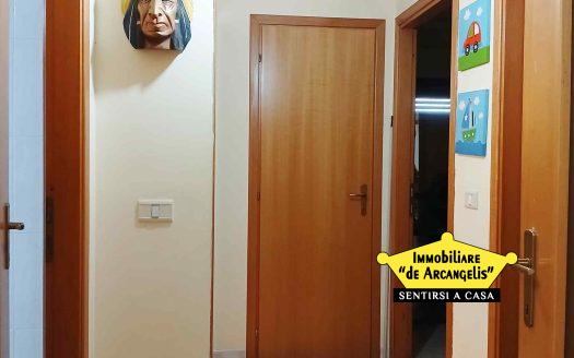 Fondi Via Spinete, Appartamento in residence con posto auto e Garage (av199)
