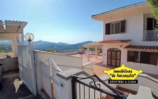 Villa in parco “Collina della Ginestra” Tra Sperlonga e Itri Zona Magliana (av208)